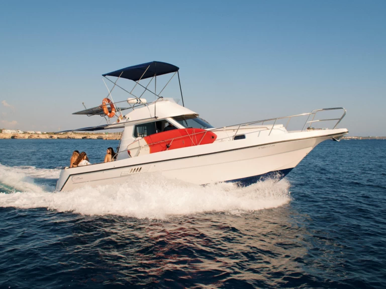 Charter a ASTINOR 1000 in Port de Ciudadella on Samboat