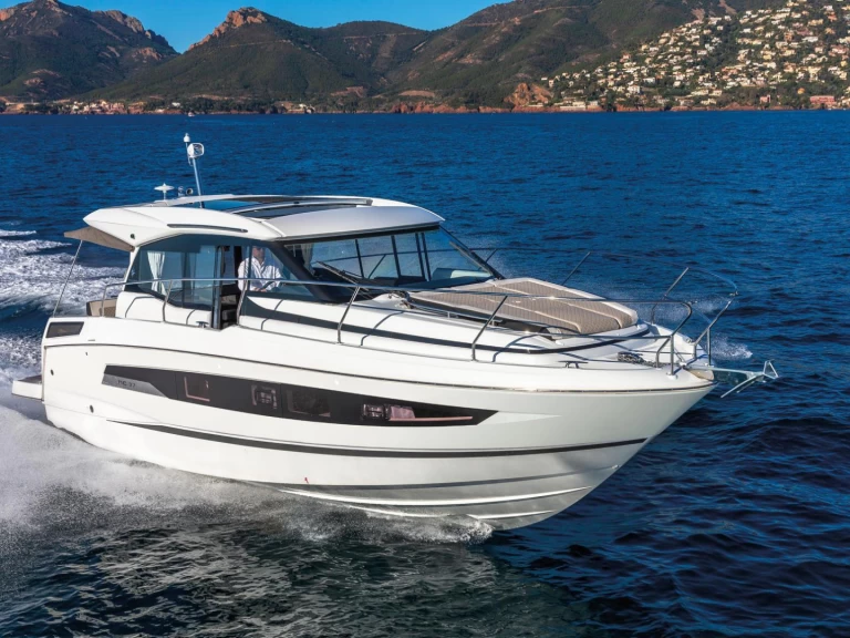 Charter a Jeanneau NC 37 in Juan-les-Pins on Samboat
