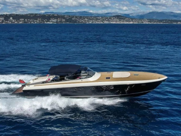 Itama 55 charter bareboat or skippered in  Juan-les-Pins
