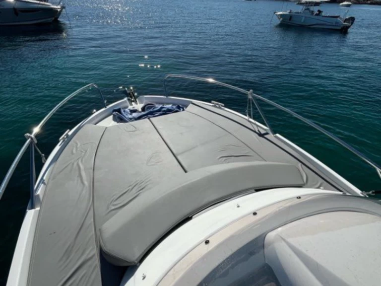 Motorboat to hire Antibes at the best price