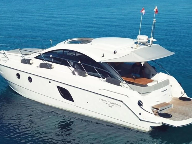 Motorboat to hire Juan-les-Pins at the best price