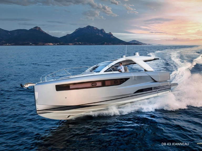 Motorboat to hire Les Beaumettes at the best price