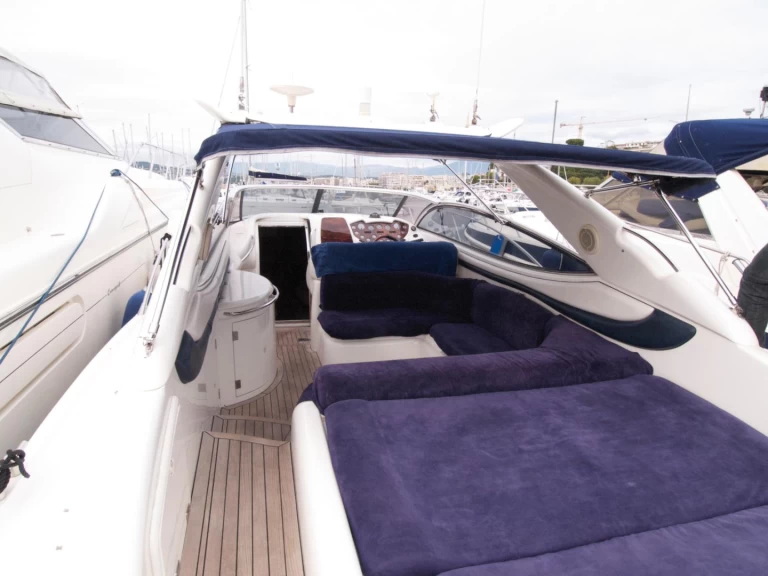 Motorboat hire in Antibes - Sunseeker Superhawk 48
