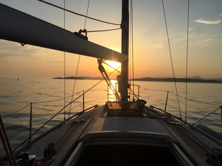 Yacht charter Porquerolles - Dufour Dufour 2800 on SamBoat