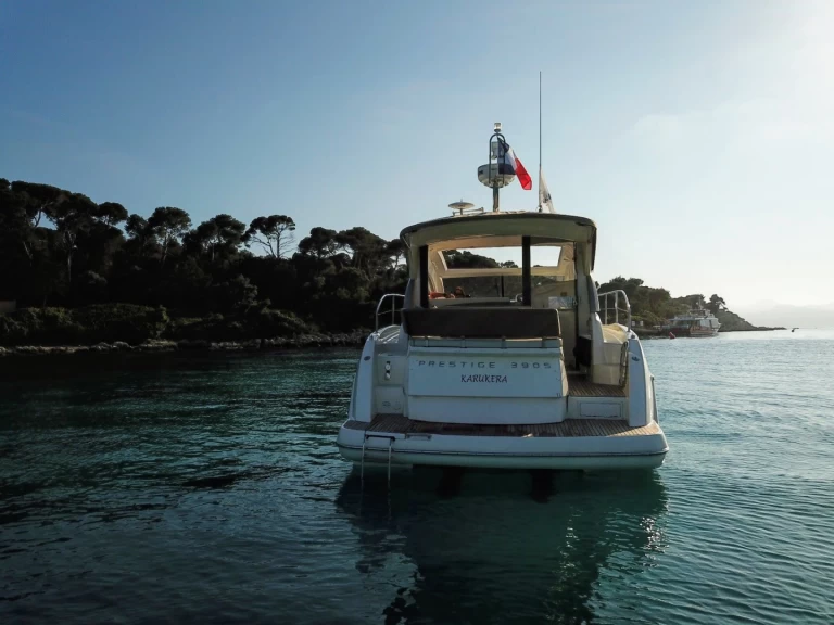 Motorboat hire in Juan-les-Pins - Prestige 39