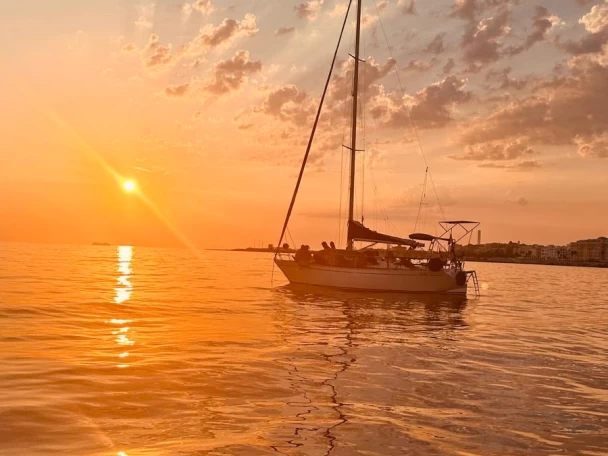Yacht hire Civitavecchia cheap Sea Ray 240