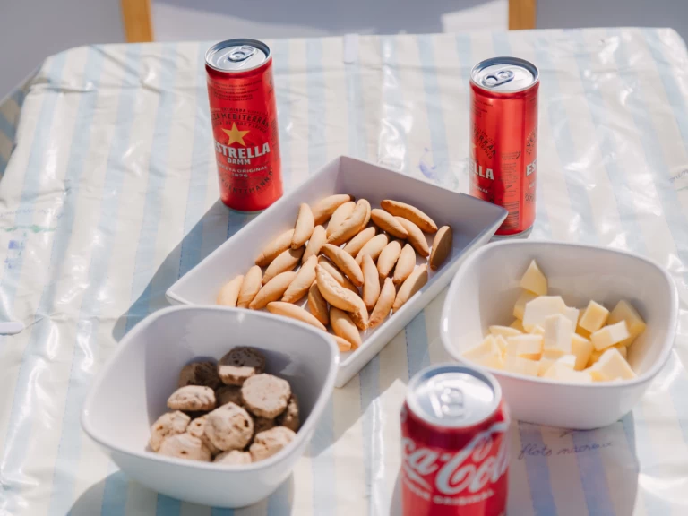 Charter a ASTINOR 1000 in Port de Ciudadella on Samboat