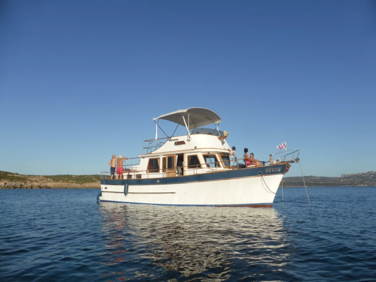 Charter a eurobanker 38 CLASSIQUE in Figari on Samboat