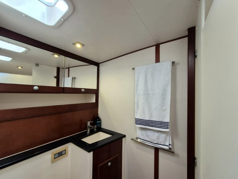 Hire Sailboat Hanse with a boat licence