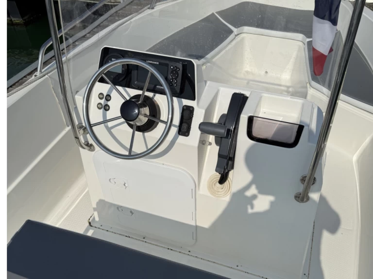 Motorboat to hire Anglet at the best price