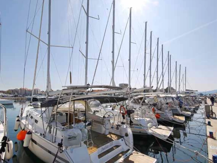 Hire Sailboat with or without skipper Bavaria Biograd na Moru