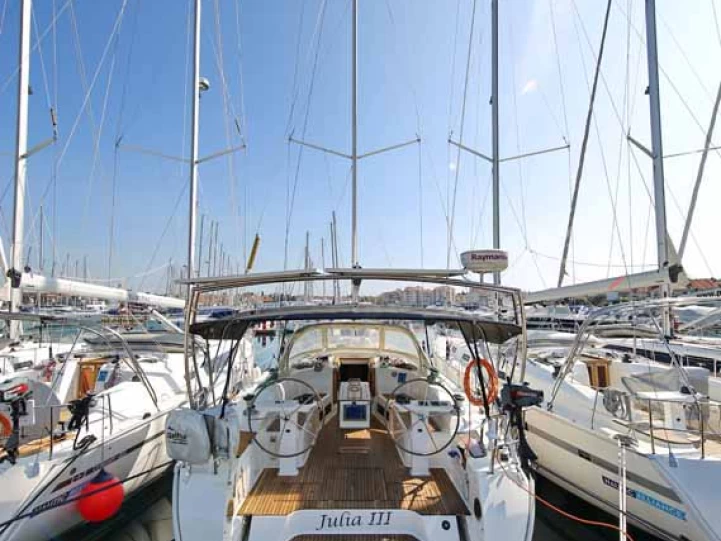 Hire Sailboat Bavaria with a boat licence