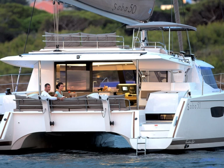 Hire Catamaran Fountaine Pajot with a boat licence