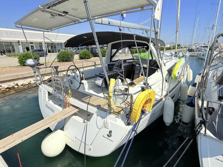Sailboat to hire Sukošan at the best price