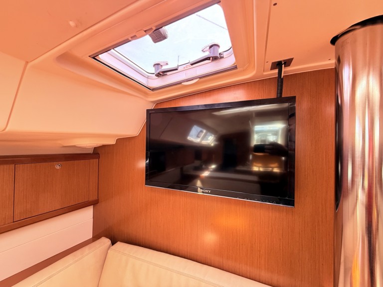 Hire Sailboat Bénéteau with a boat licence