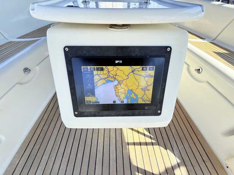 Sailboat hire in Sukošan - Bénéteau Oceanis 43