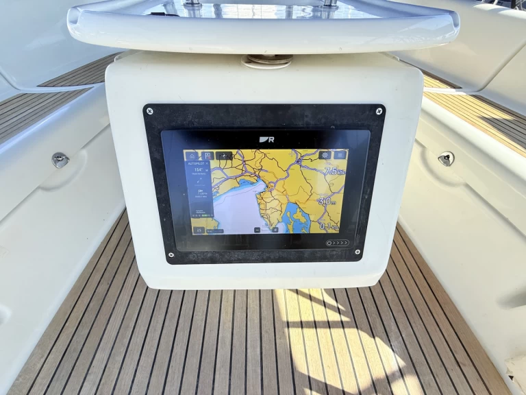 Sailboat hire in Sukošan - Bénéteau Oceanis 43