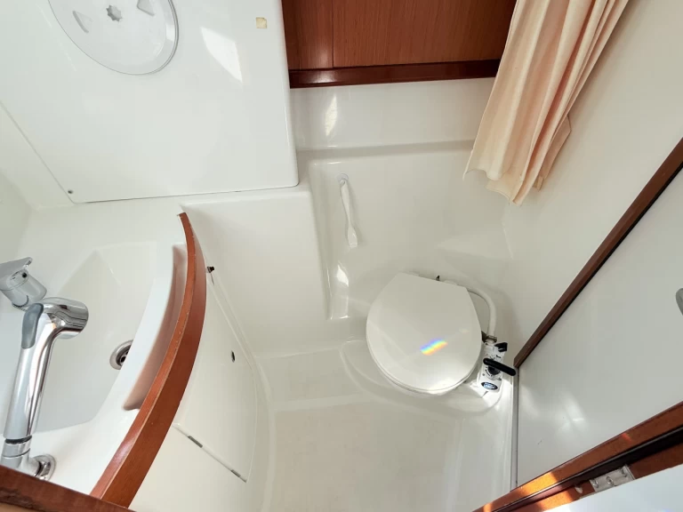 Hire Sailboat with or without skipper Bénéteau Sukošan