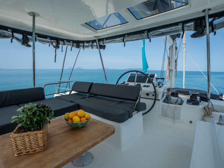 Yacht hire Capo d'Orlando cheap Lagoon 51