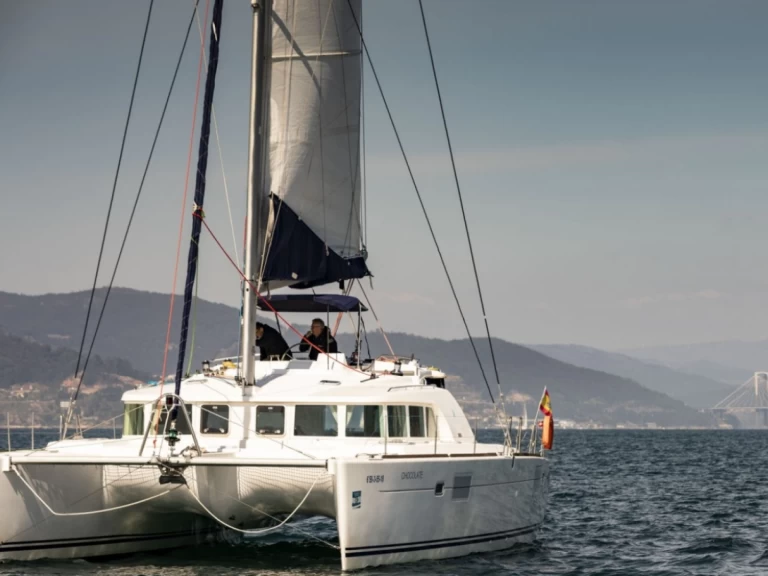 Yacht hire Vigo cheap Lagoon 440