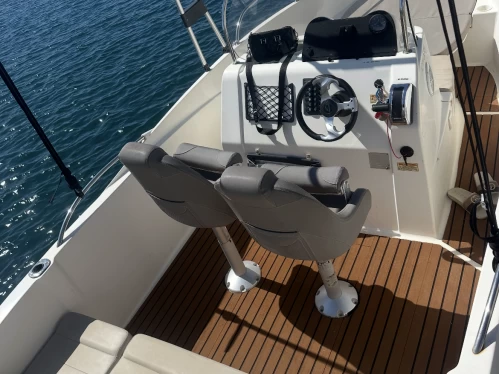 Motorboat hire in Marseille - Quicksilver Activ 535 Open