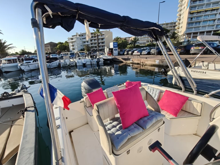 Yacht hire Sainte-Maxime cheap Stealth Mithos 