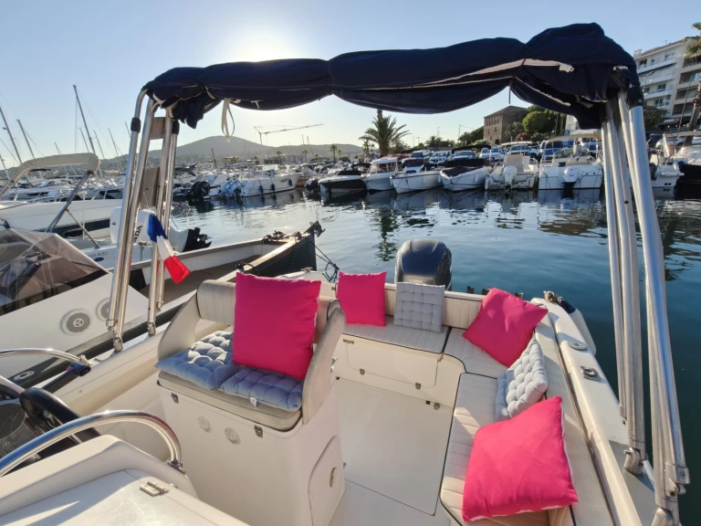 Charter a Tecnomariner Stealth Mithos  in Sainte-Maxime on Samboat