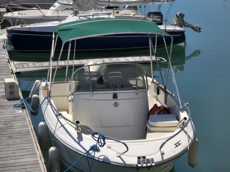 Hire a Jeanneau Cap Camarat 625 Saint-Denis-d'Oléron