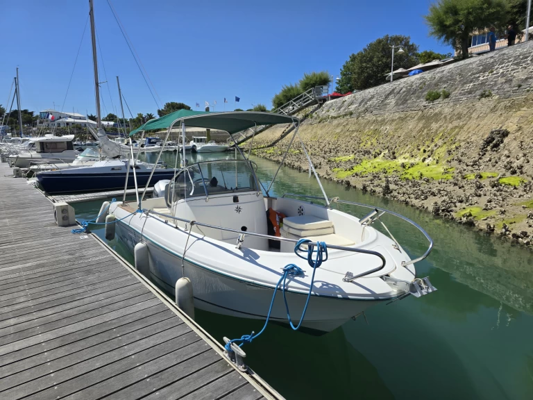 Yacht hire Saint-Denis-d'Oléron cheap Cap Camarat 625