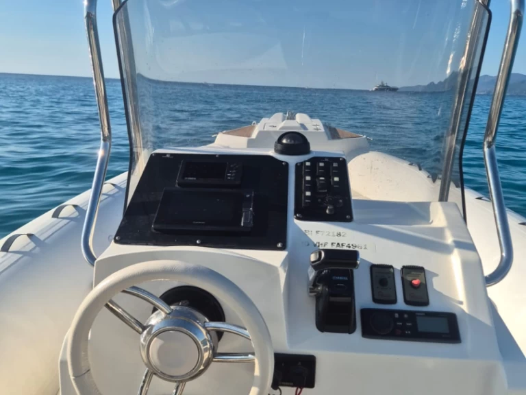 Hire RIB with or without skipper Capelli Saint-Florent