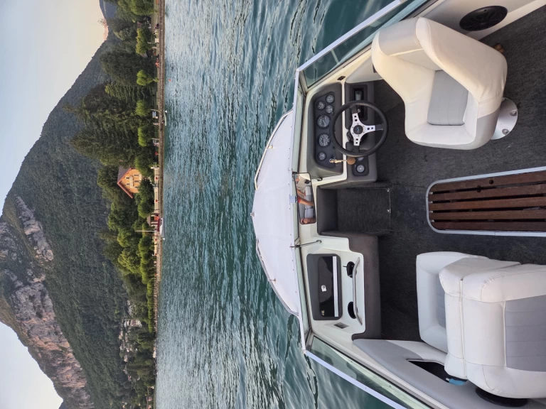 Hire Motorboat with or without skipper Sea Ray Annecy