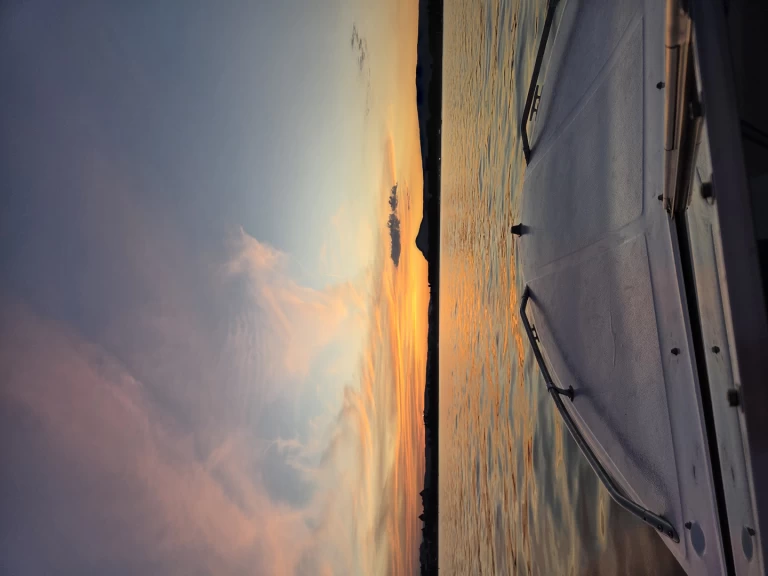 Motorboat to hire Annecy at the best price
