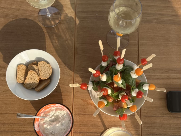 Hire a Saxdor Saxdor 400 GTO Saint-Florent