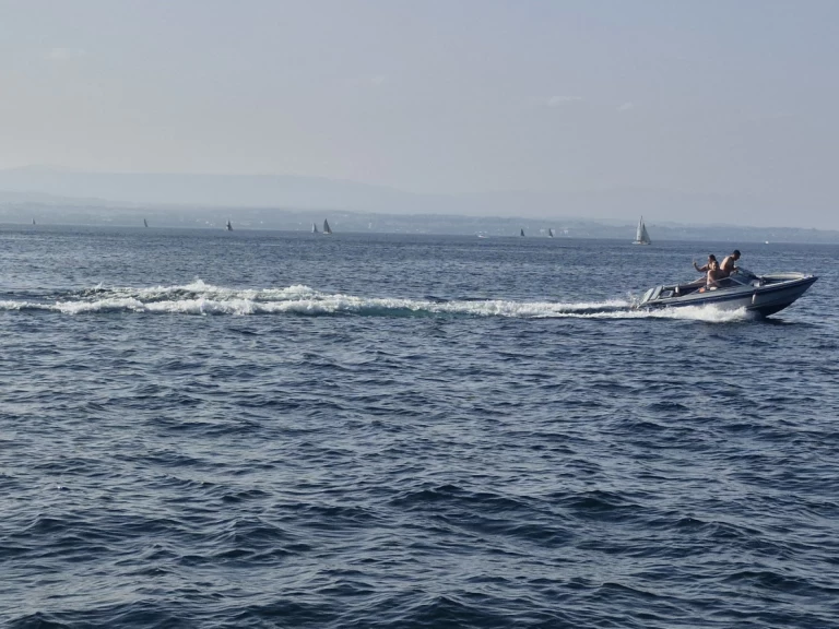 Charter a Cadorette Elite 166 in Évian-les-Bains on Samboat