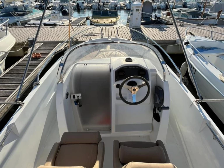 Yacht charter Argelès-sur-Mer - Jeanneau Cap Camarat 5.5 CC on SamBoat