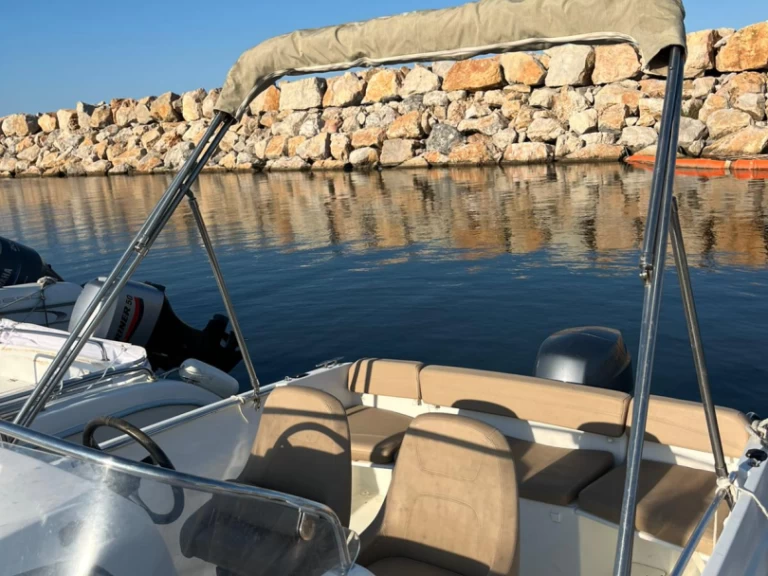 Hire a Jeanneau Cap Camarat 5.5 CC Argelès-sur-Mer