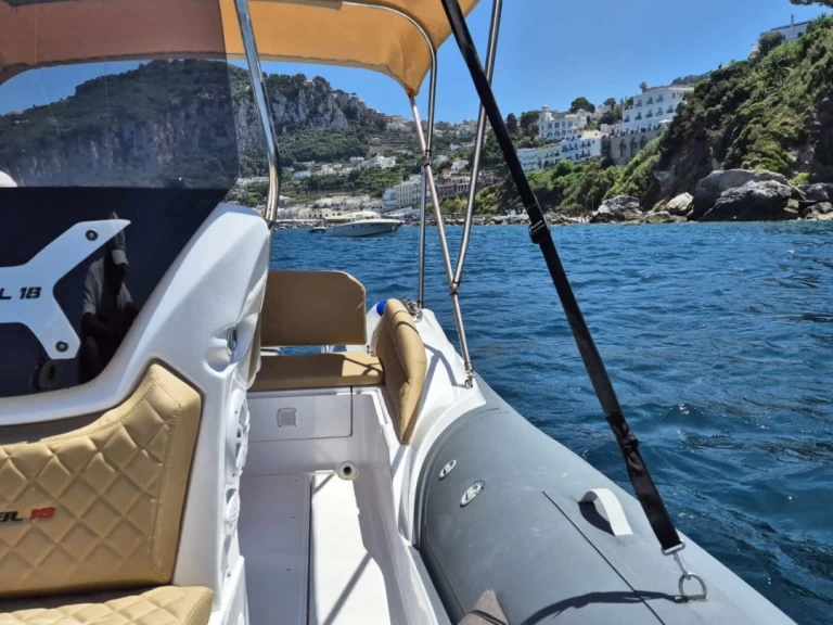 Hire a Salpa Salpa Soleil 18 Sorrento