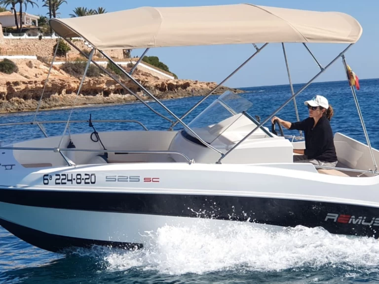 Charter a Remus Remus 550 open in Torrevieja on Samboat