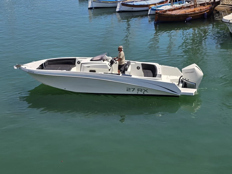 Hire Motorboat Pacific Craft with a boat licence