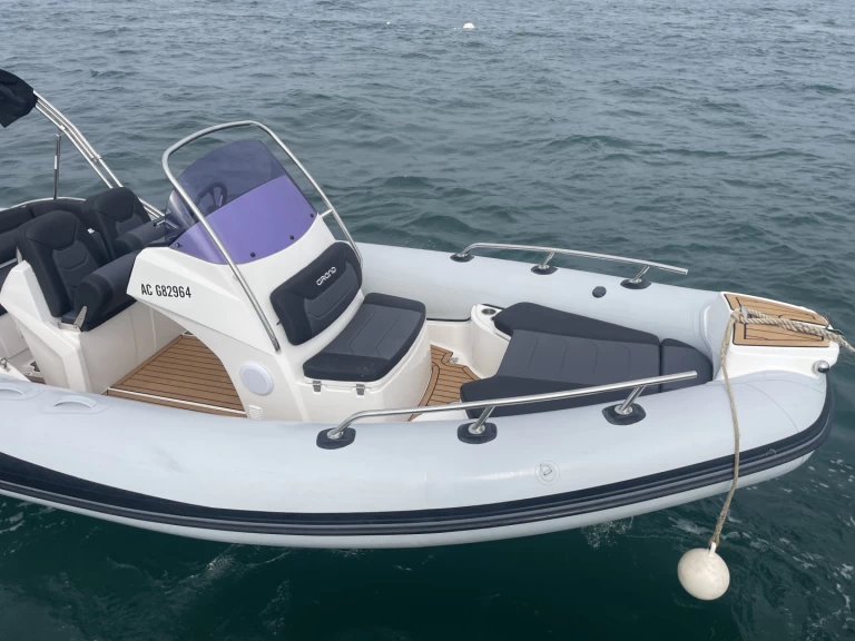 Yacht hire Cap Ferret cheap Golden Line G580LF