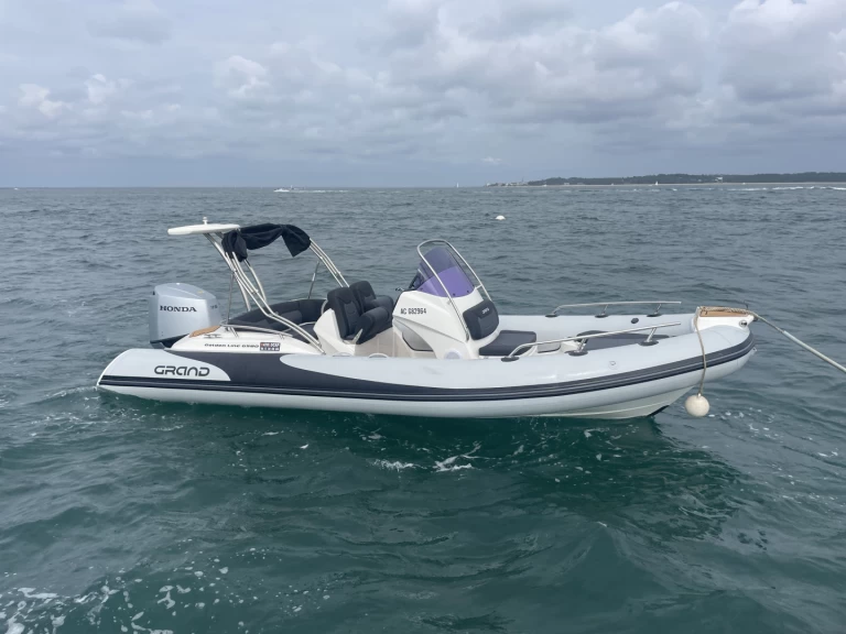 Charter a Grand Boats Golden Line G580LF in Cap Ferret on Samboat