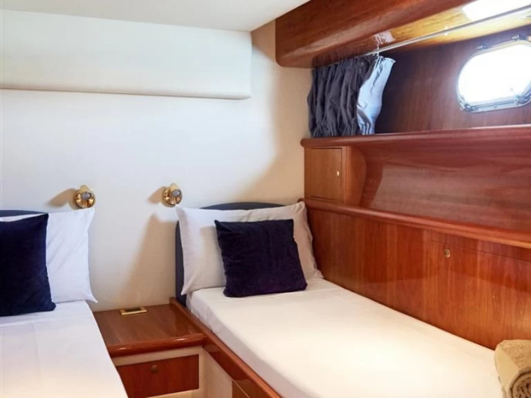 Hire a Alfamarine 58 Chania