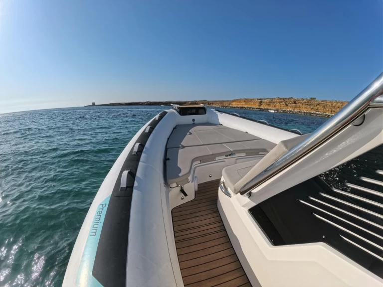 Charter a Bwa BWA 30 PREMIUM in Castellammare del Golfo on Samboat