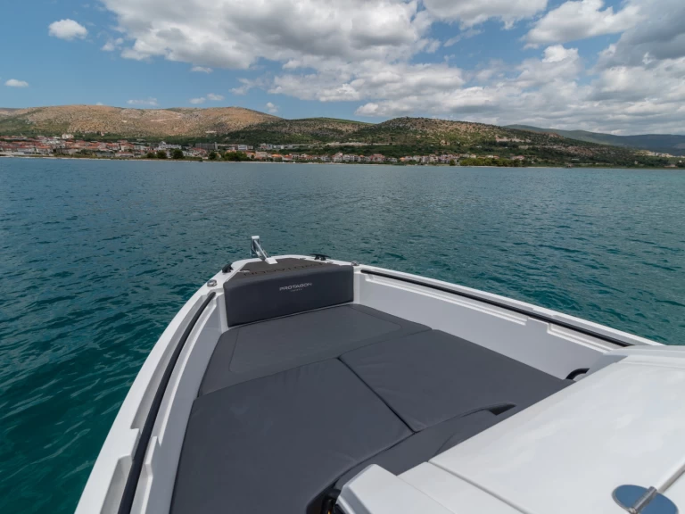 Yacht hire Trogir cheap 25 Space