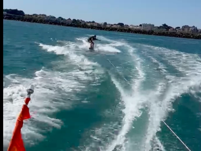 Hire Motorboat with or without skipper Jeanneau Saint-Gilles-Croix-de-Vie