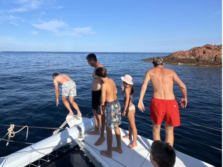 Charter a Lombardini Lady Hawke 39 Cabrio in Théoule-sur-Mer on Samboat