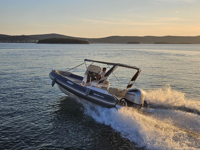 Hire RIB Salpa with a boat licence