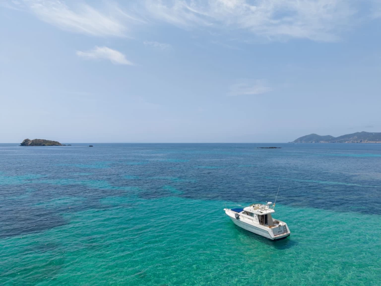 Hire a Rodman Rodman 900 Santa Eulària des Riu