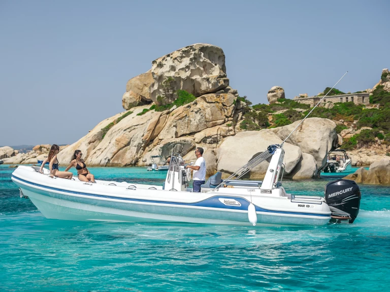 Charter a Mar-Co twenty seven in Santa Teresa Gallura on Samboat