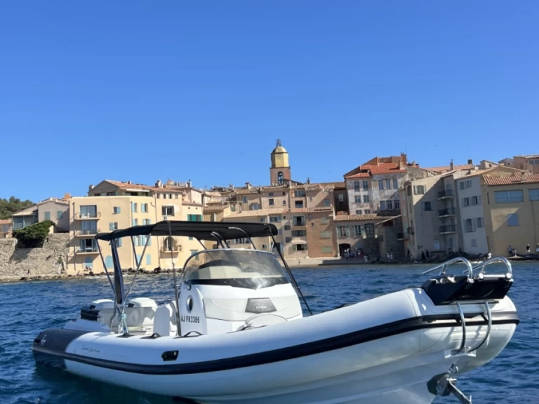 Hire a Ranieri Cayman 31 Sport Touring Port Cogolin